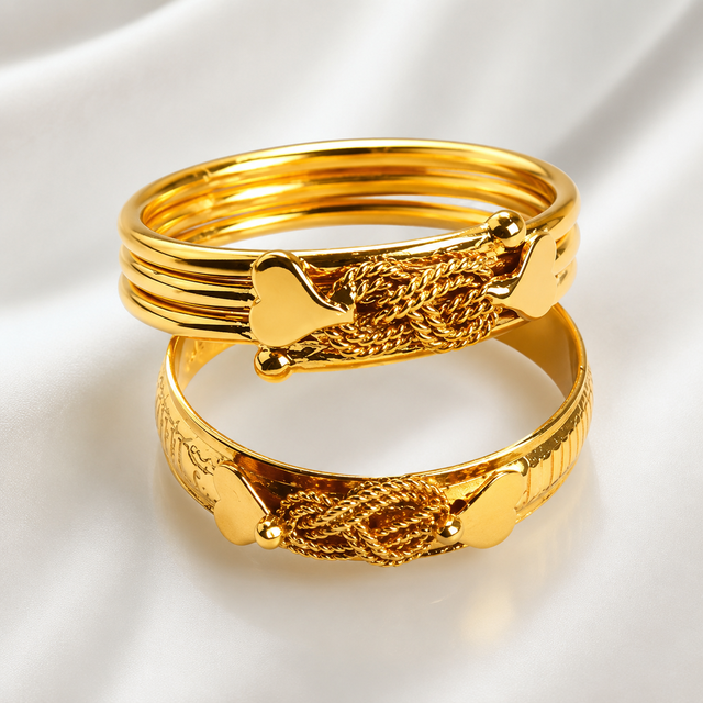 An illustration of a gold band with the sacred pavithra knot